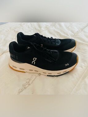 On Running Athletic Shoes